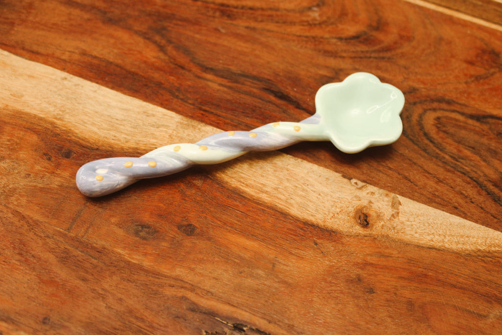 Mama Mystery Scoops